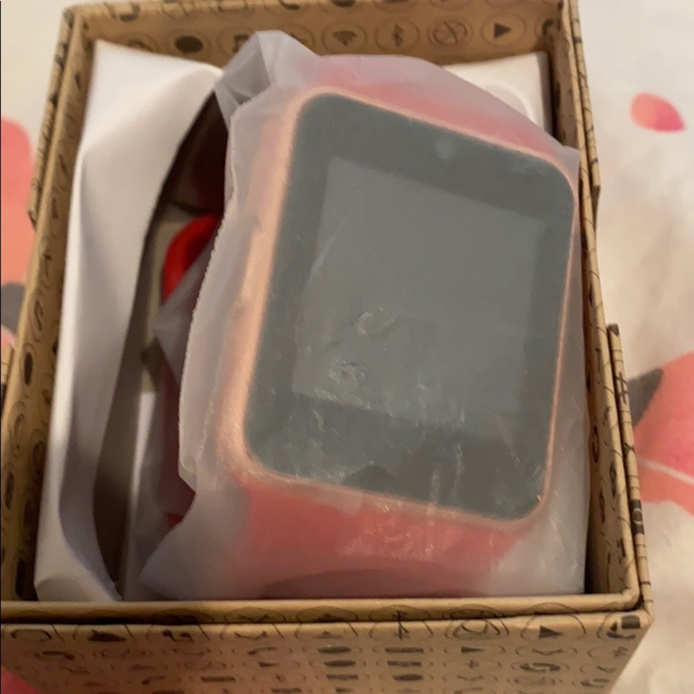 Smart watch compatible to all phones.Brand new